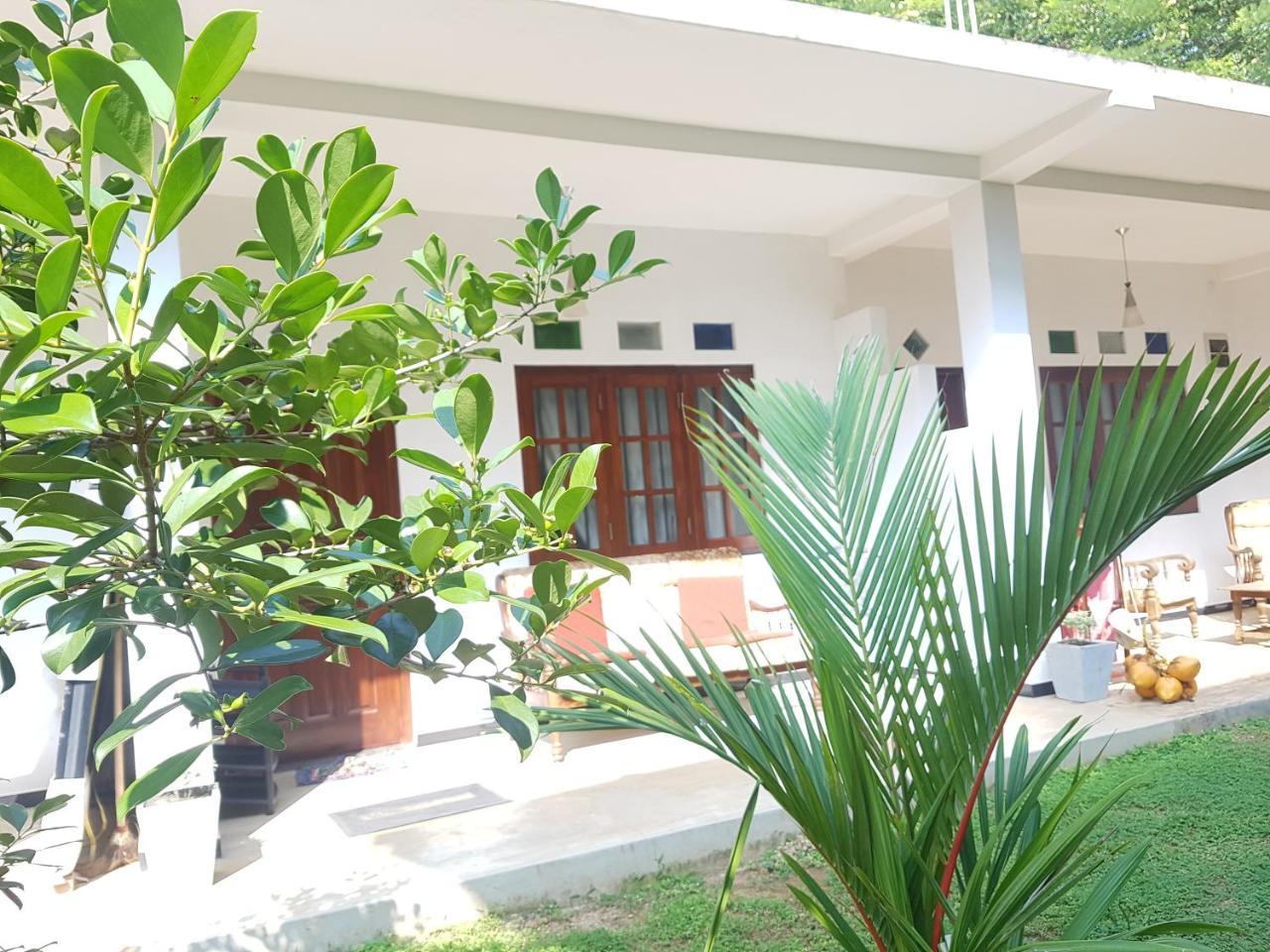 South Heaven Villa Hikkaduwa Buitenkant foto